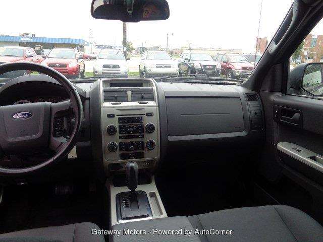 Ford Escape 2011 photo 17
